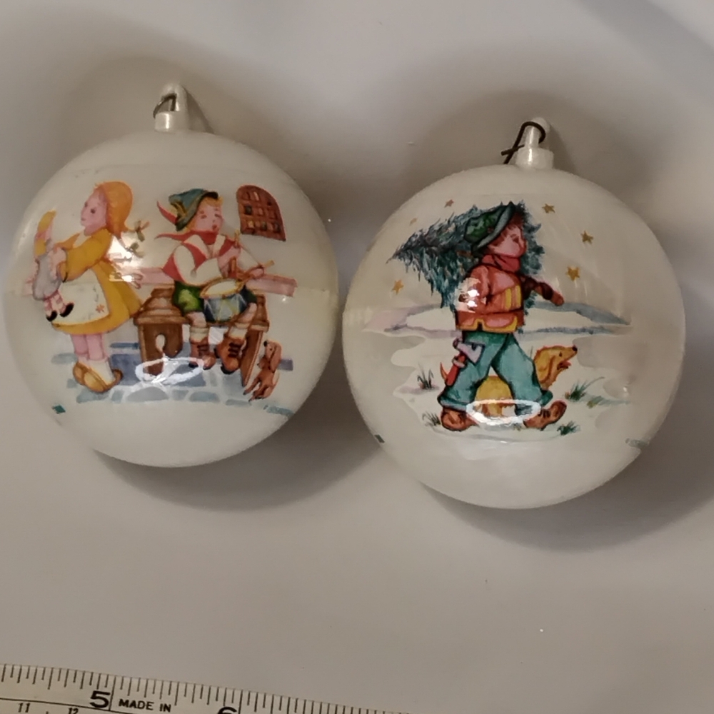 Bradford Novelty Festive Ornaments with Holiday Scenes